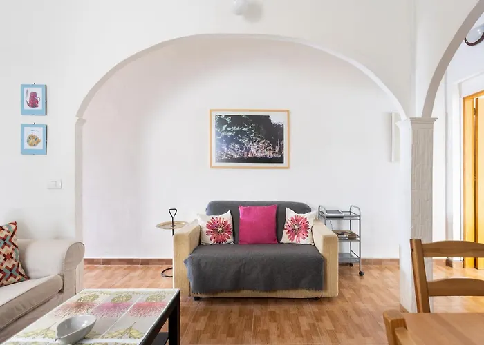Home2book Charming Cruz Center *